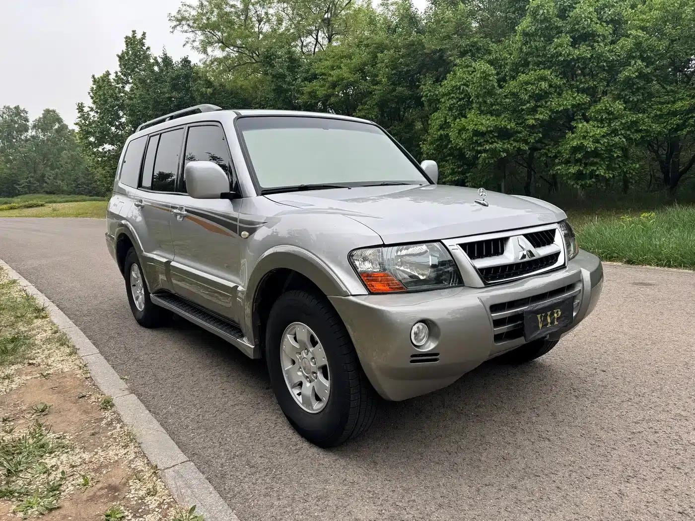2011 Pajero (Imported) 3.0L Luxury Edition — миниатюра 1
