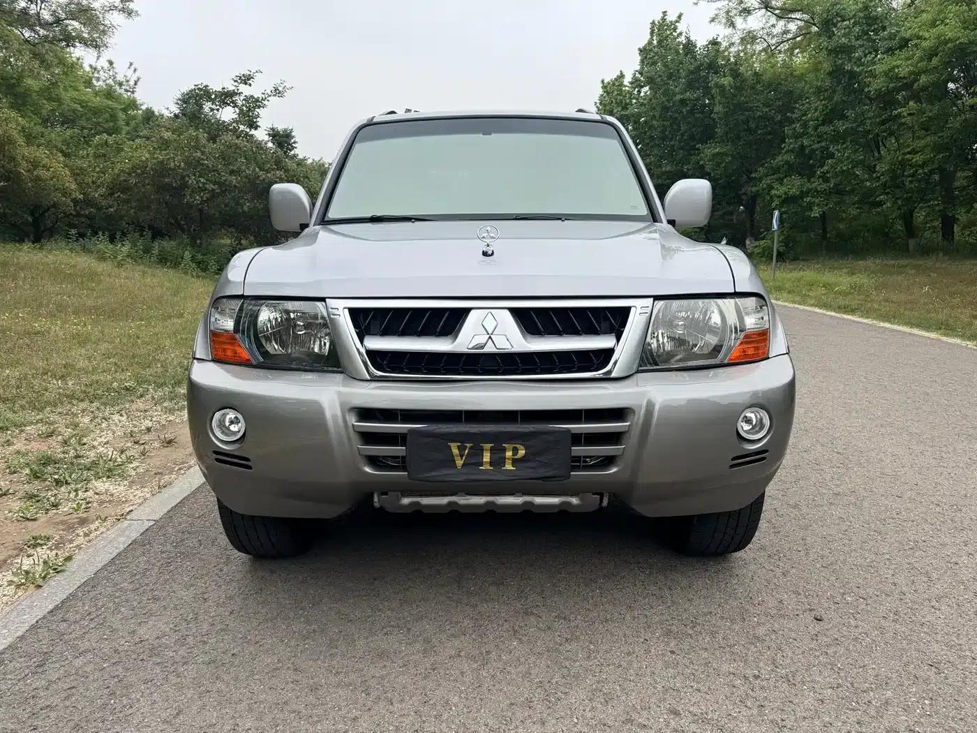 2011 Pajero (Imported) 3.0L Luxury Edition — миниатюра 2