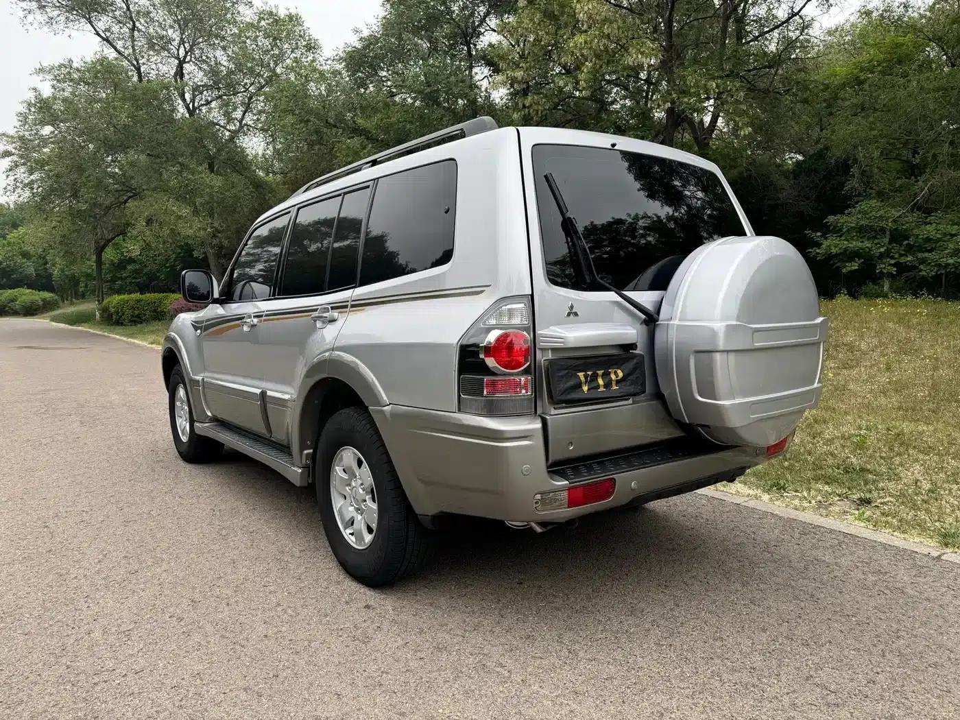 2011 Pajero (Imported) 3.0L Luxury Edition — миниатюра 7