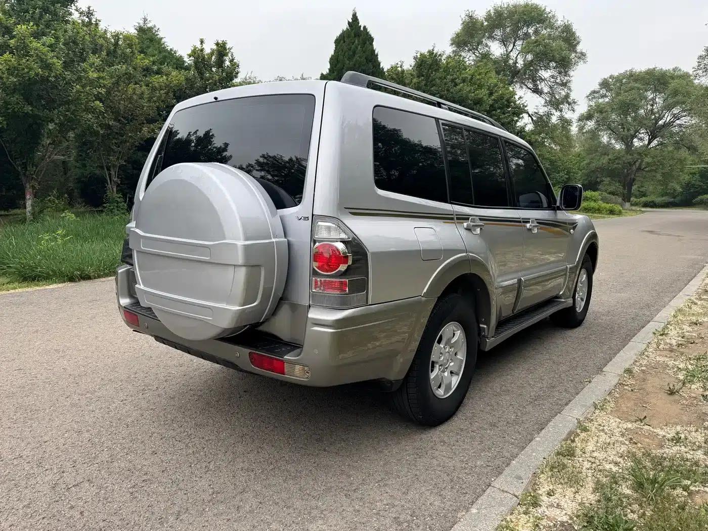2011 Pajero (Imported) 3.0L Luxury Edition — миниатюра 9