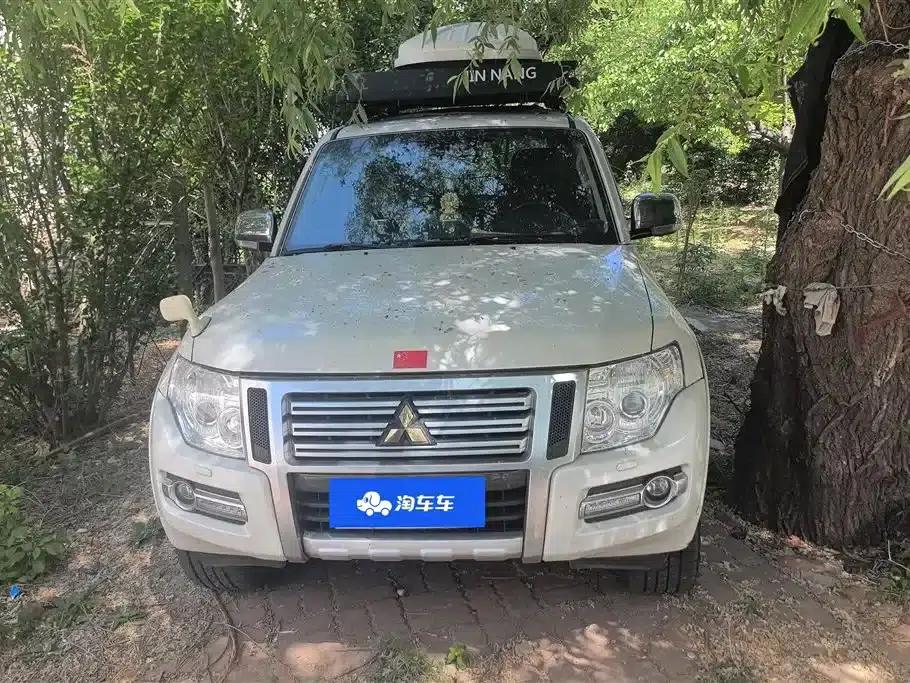 2019 Pajero (Imported) 3.0L Automatic Premium Edition — миниатюра 2