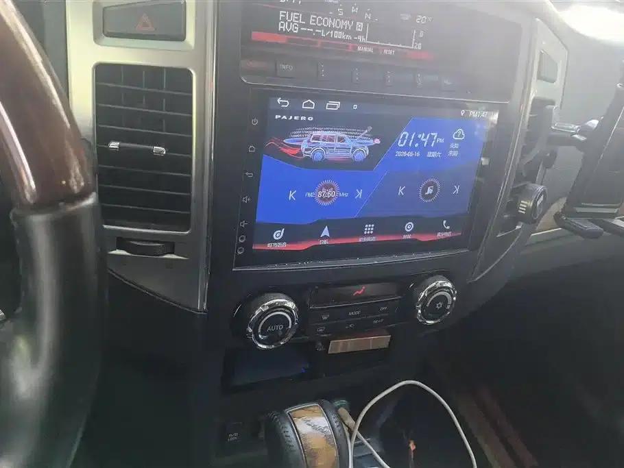 2019 Pajero (Imported) 3.0L Automatic Premium Edition — миниатюра 13