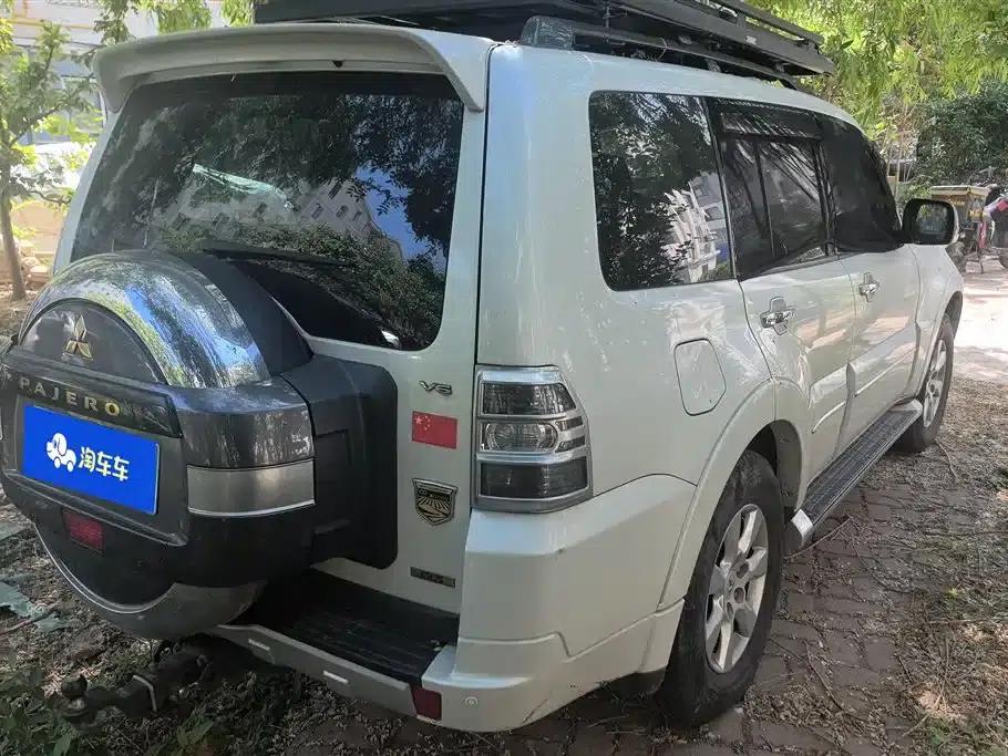 2019 Pajero (Imported) 3.0L Automatic Premium Edition — миниатюра 3