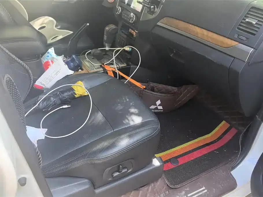2019 Pajero (Imported) 3.0L Automatic Premium Edition — миниатюра 8