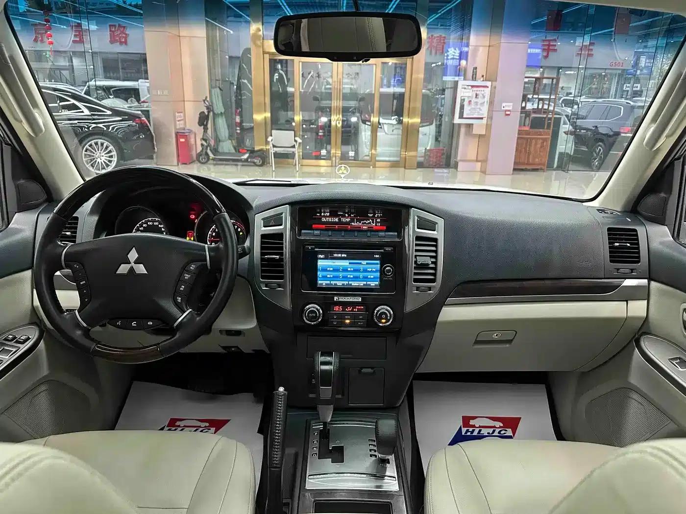 2018 Pajero V97 (Imported) 3.8L GLS Middle East Version — миниатюра 11