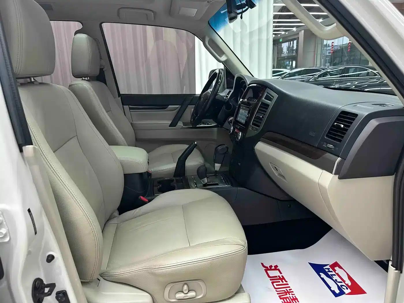 2018 Pajero V97 (Imported) 3.8L GLS Middle East Version — миниатюра 17