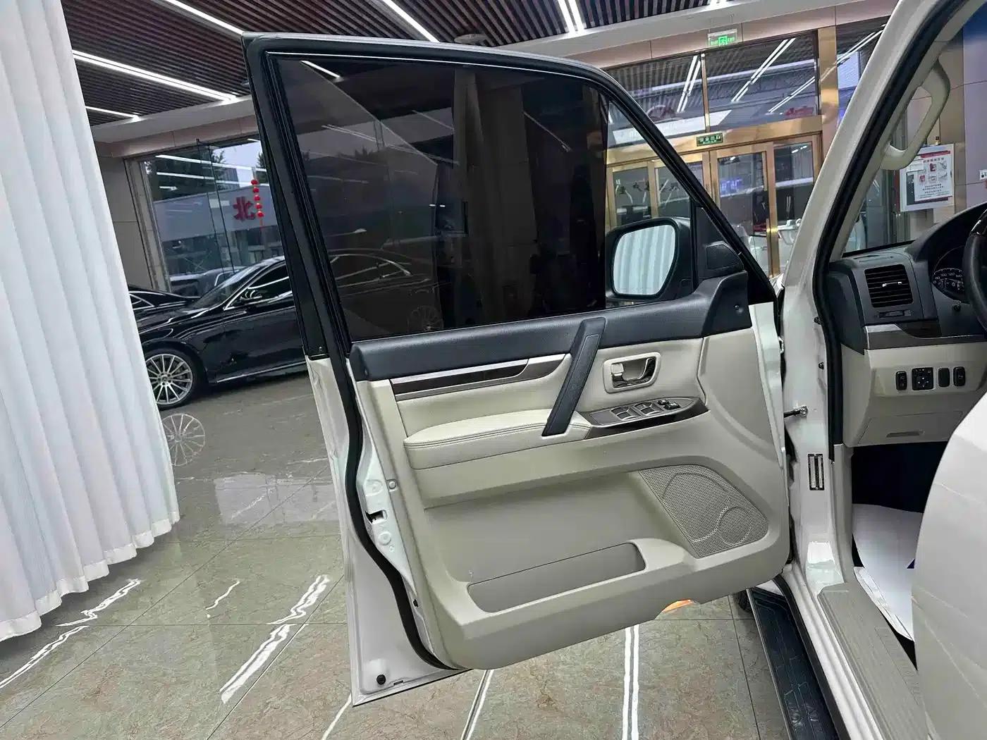 2018 Pajero V97 (Imported) 3.8L GLS Middle East Version — миниатюра 8