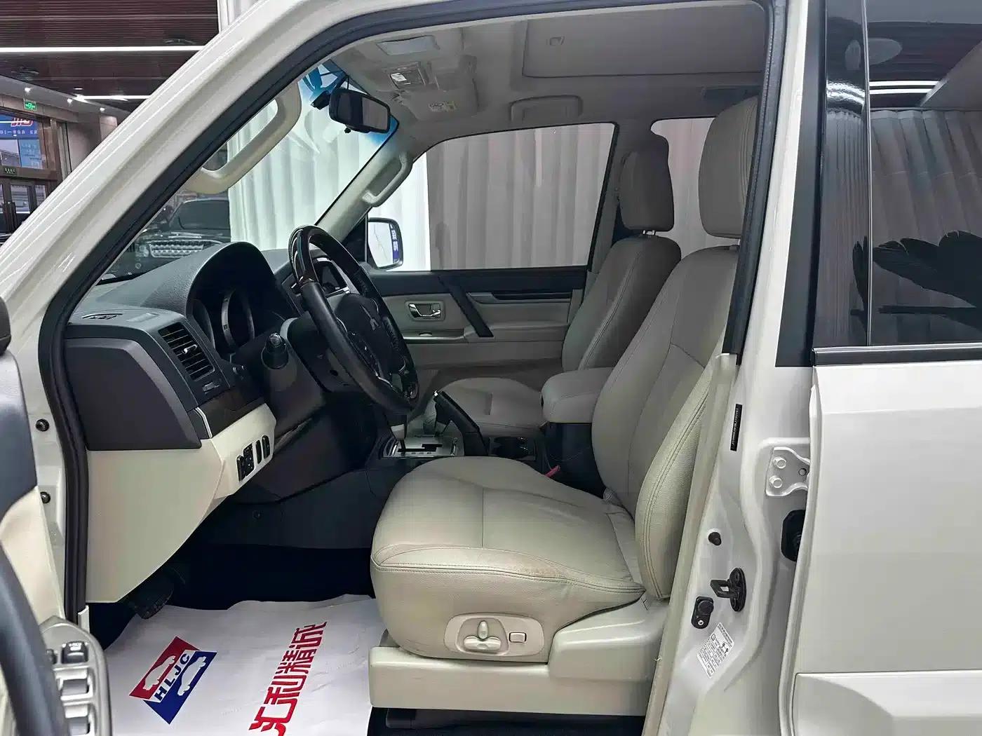 2018 Pajero V97 (Imported) 3.8L GLS Middle East Version — миниатюра 9