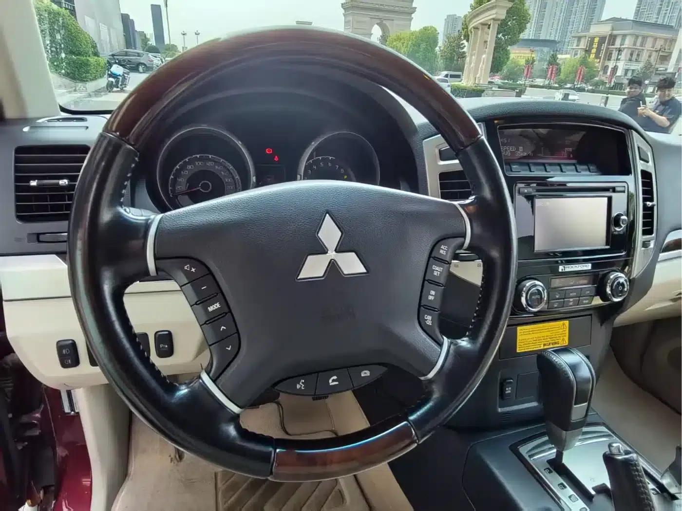 2018 Pajero (Imported) V97 3.8L Automatic — миниатюра 12