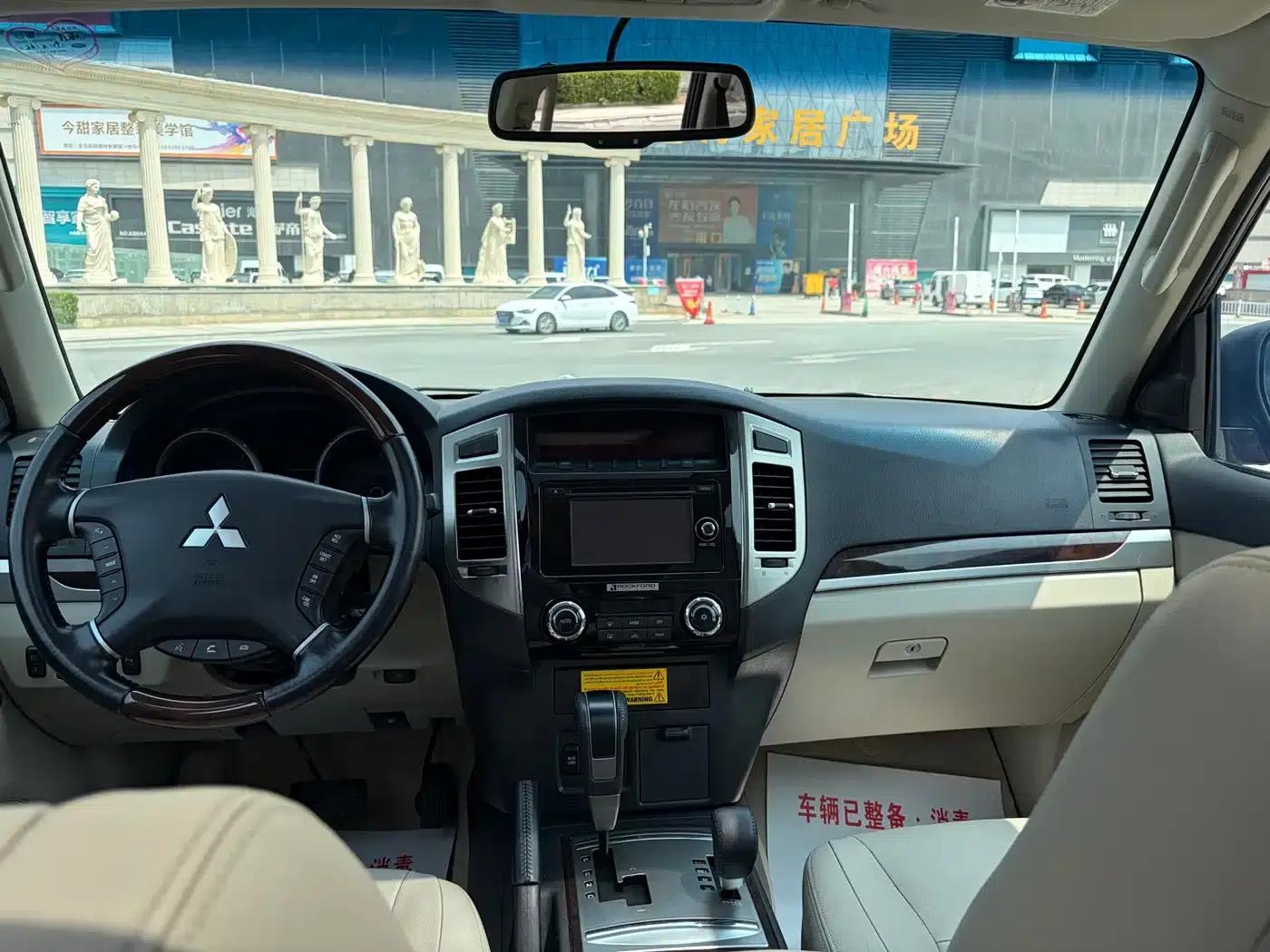 2018 Pajero (Imported) V97 3.8L Automatic — миниатюра 10