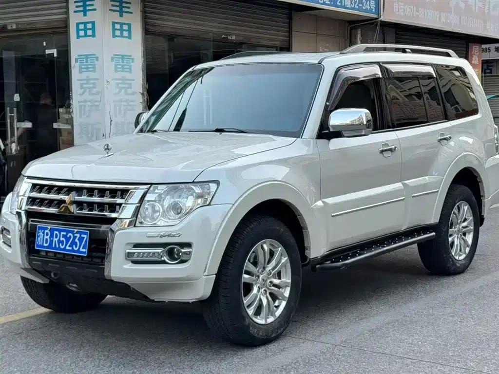 2019 Pajero (Imported) V97 3.8L Automatic — миниатюра 1