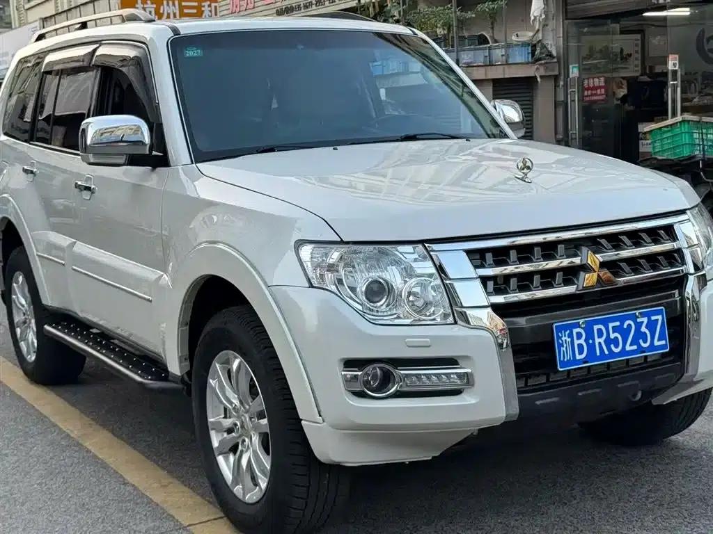 2019 Pajero (Imported) V97 3.8L Automatic — миниатюра 3
