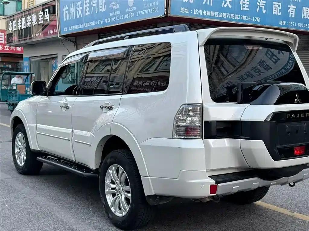 2019 Pajero (Imported) V97 3.8L Automatic — миниатюра 4