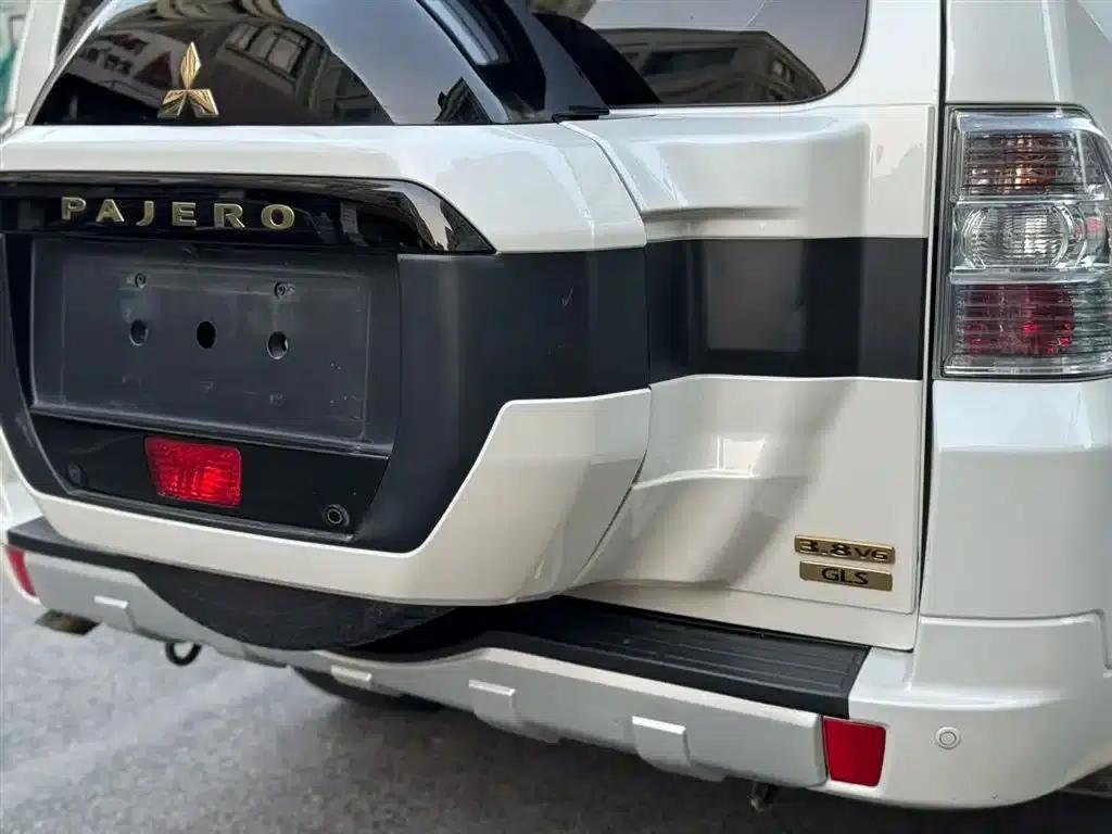 2019 Pajero (Imported) V97 3.8L Automatic — миниатюра 5