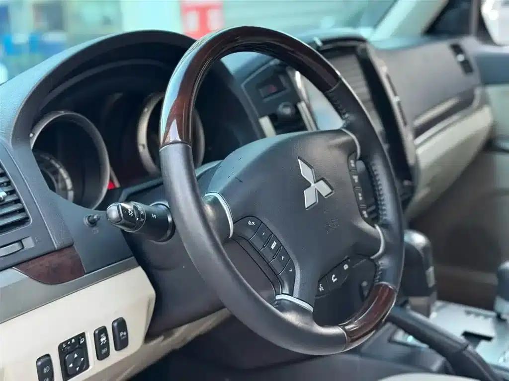 2019 Pajero (Imported) V97 3.8L Automatic — миниатюра 6