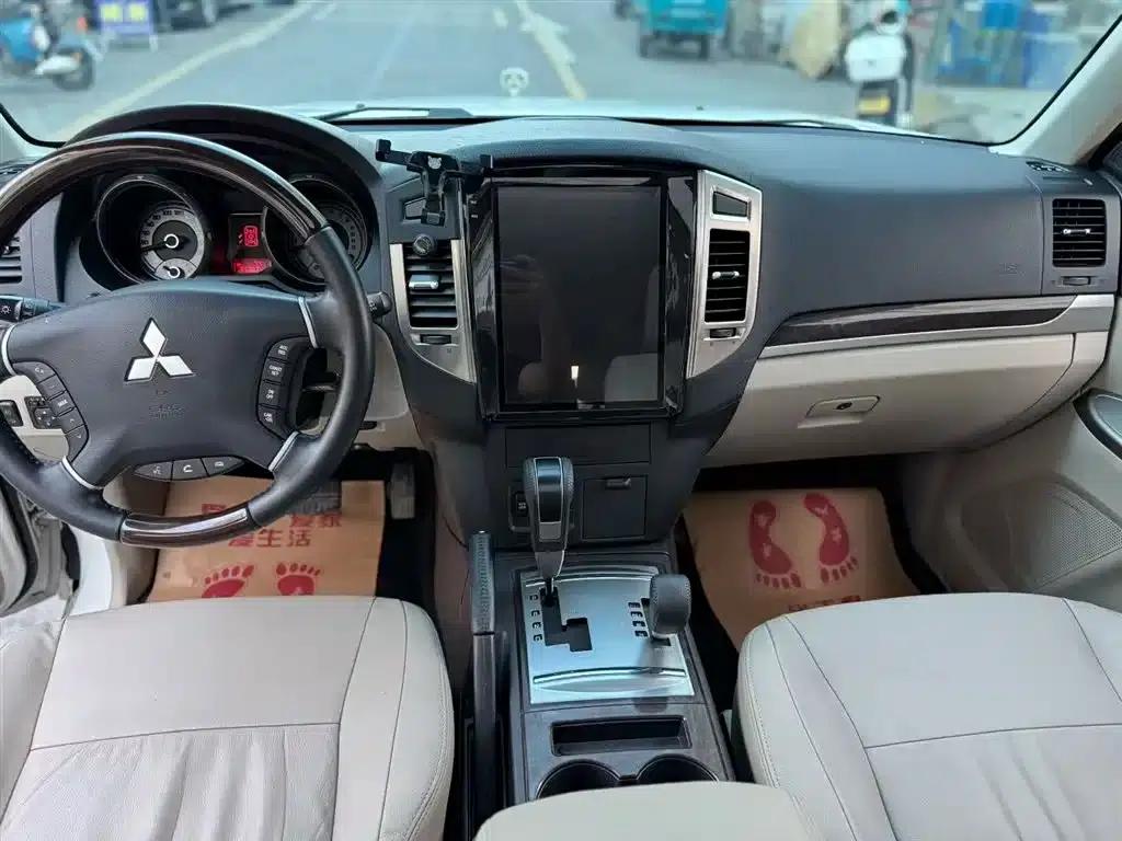 2019 Pajero (Imported) V97 3.8L Automatic — миниатюра 9