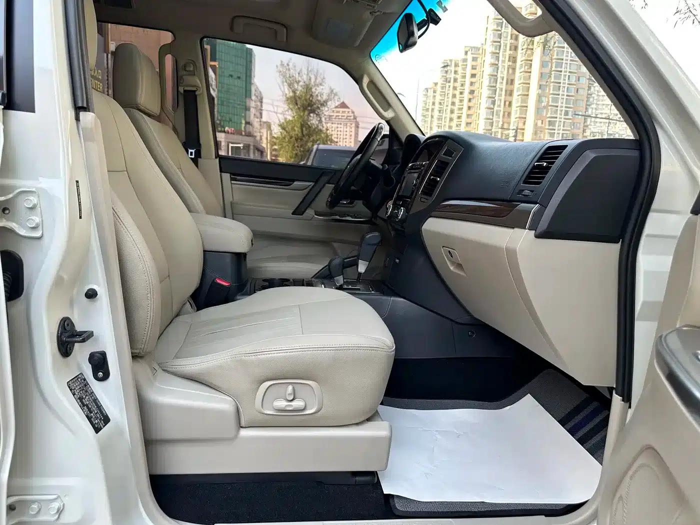 2019 Pajero V97 (Imported) 3.8L Middle East Version — миниатюра 17