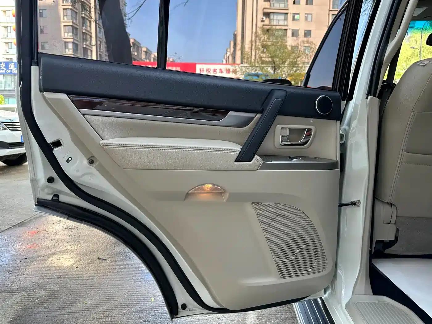 2019 Pajero V97 (Imported) 3.8L Middle East Version — миниатюра 19