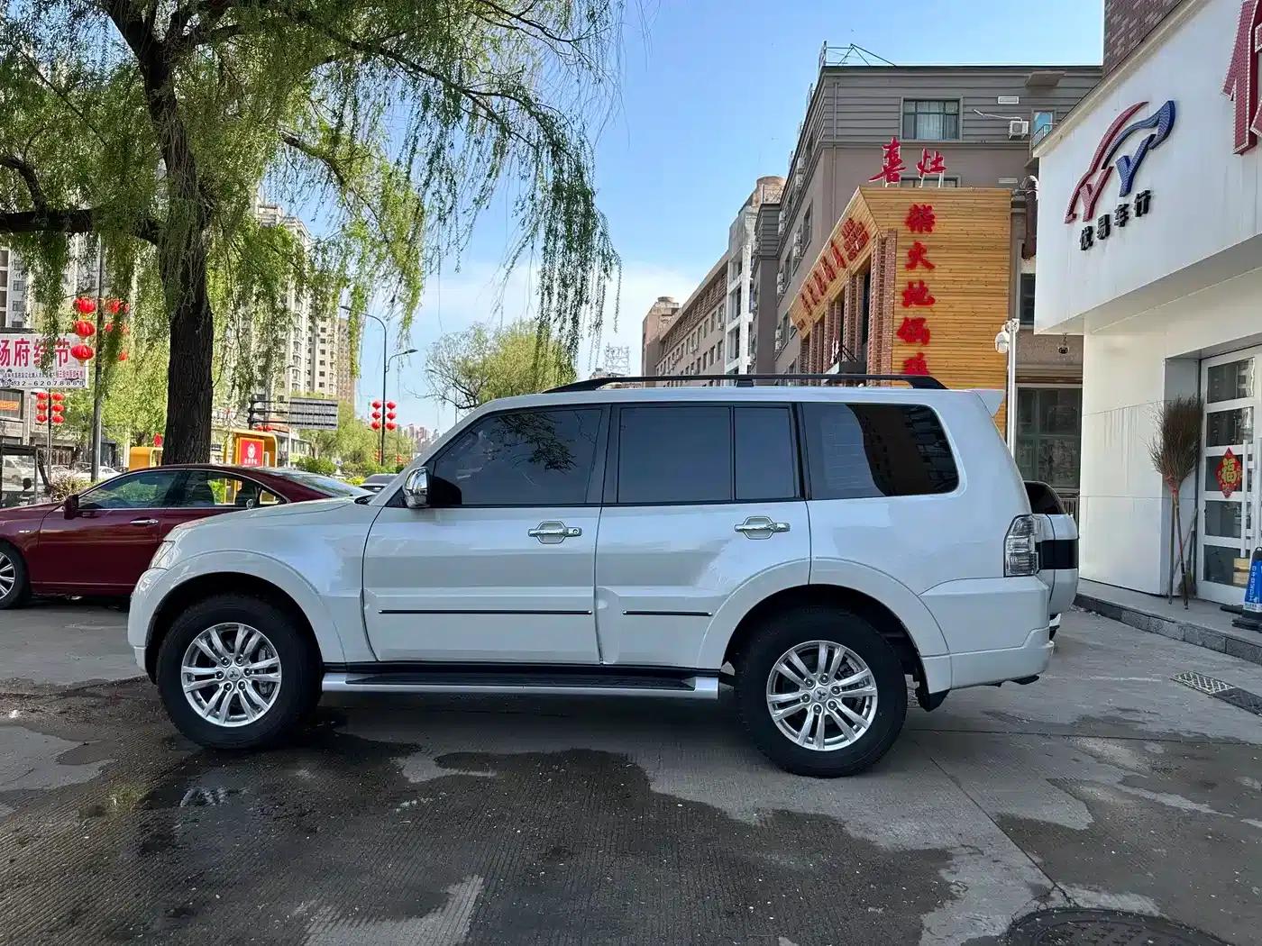 2019 Pajero V97 (Imported) 3.8L Middle East Version — миниатюра 3
