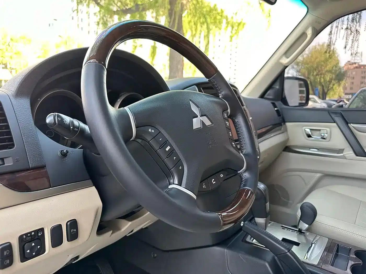 2019 Pajero V97 (Imported) 3.8L Middle East Version — миниатюра 10