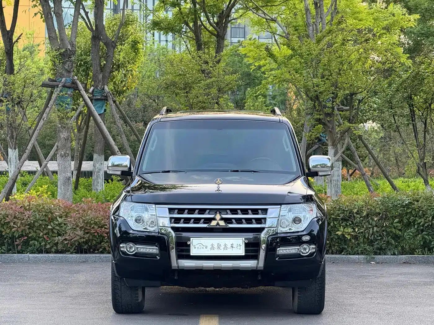 2018 Pajero (Imported) 3.0L Automatic Luxury Edition — миниатюра 2