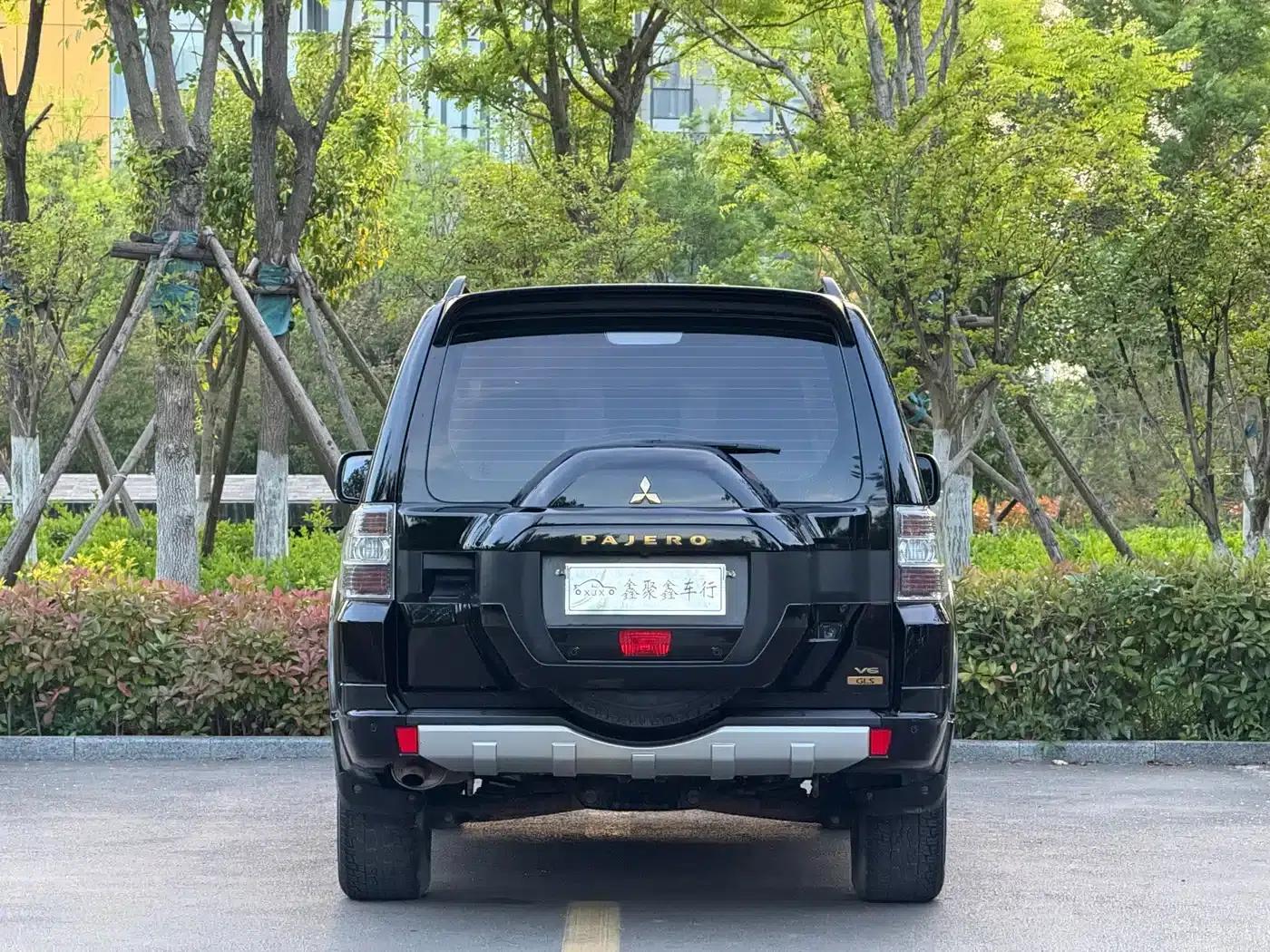 2018 Pajero (Imported) 3.0L Automatic Luxury Edition — миниатюра 12