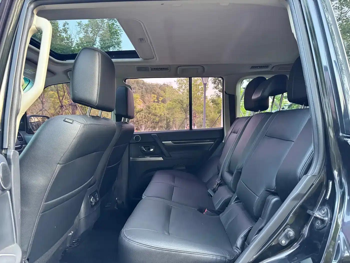 2018 Pajero (Imported) 3.0L Automatic Luxury Edition — миниатюра 6