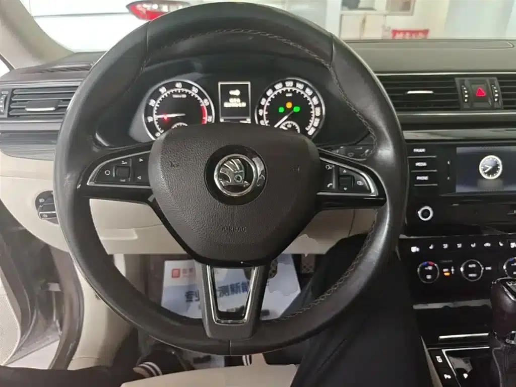 Superb 2016 TSI330 DSG Smart Edition — миниатюра 11