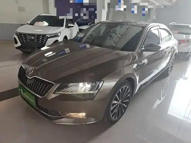 Superb 2016 TSI330 DSG Smart Edition