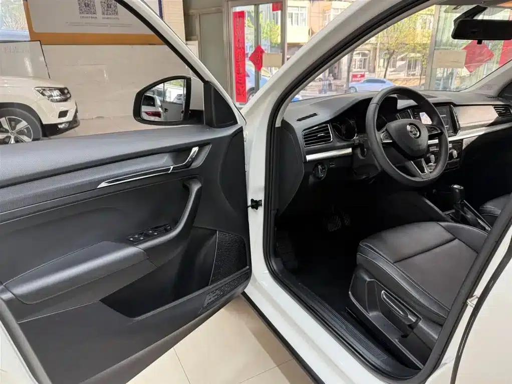 Kamiq 2022 1.5L Automatic Comfort Edition — миниатюра 8