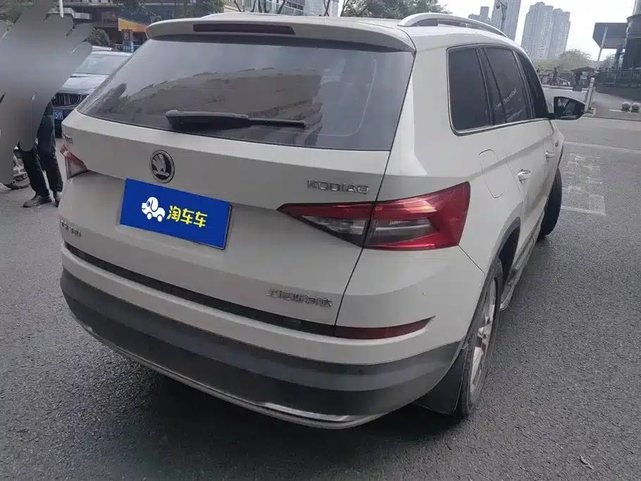 2017 Kodiaq TSI330 5-seater 2WD Luxury Edition — миниатюра 3