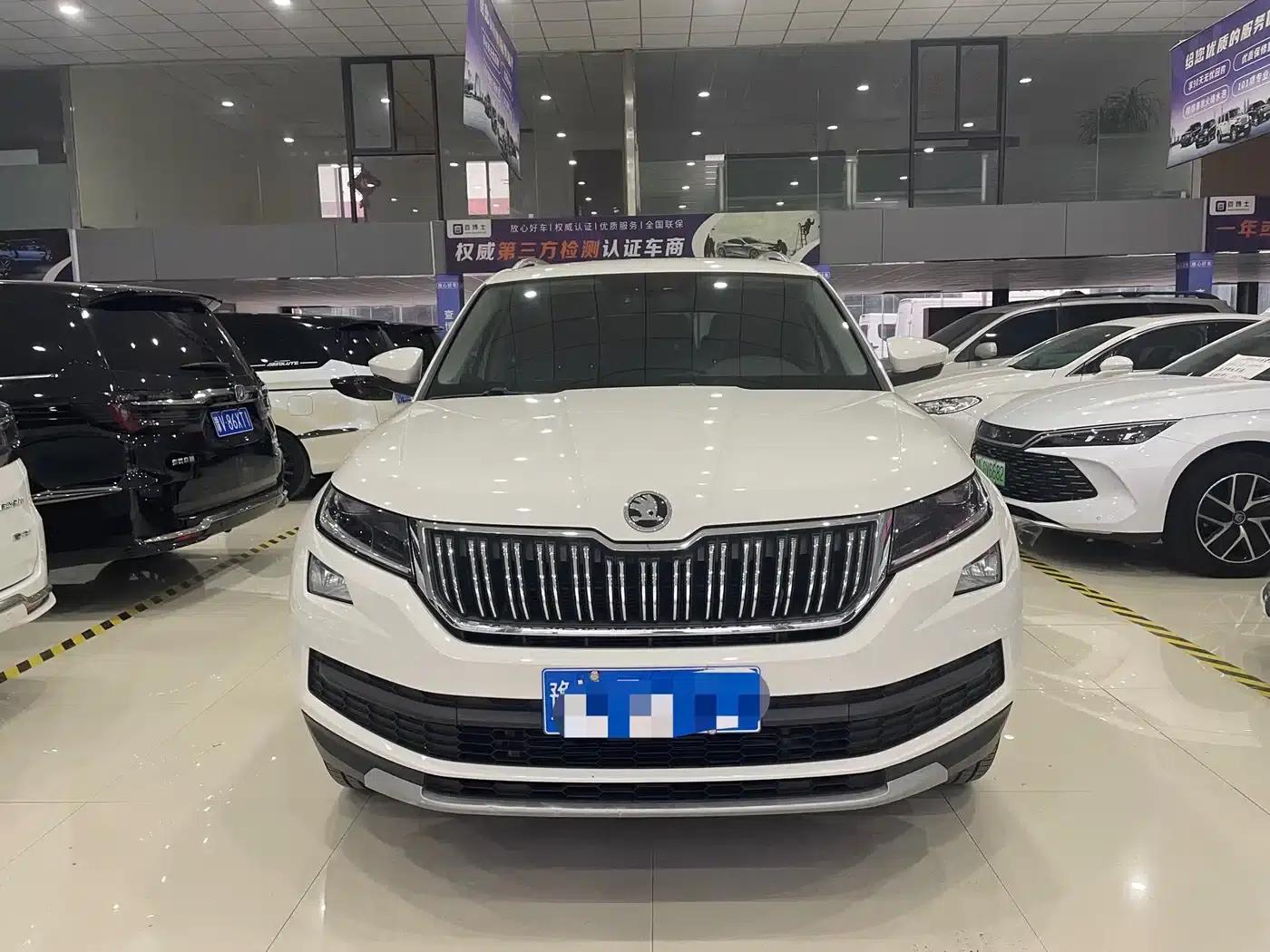 2018 Kodiaq Facelift TSI330 5-seater 2WD Luxury Edition — миниатюра 2