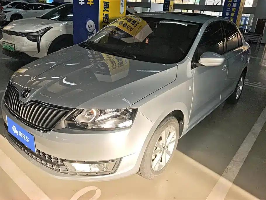 Rapid 2016 1.6L Automatic Comfort Edition — миниатюра 1
