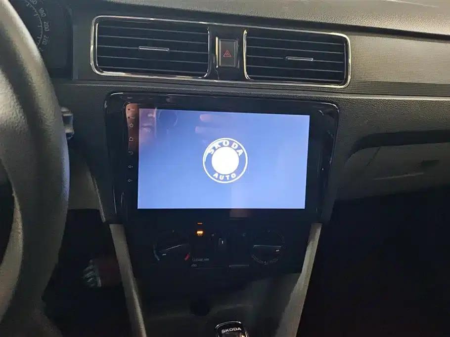 Rapid 2016 1.6L Automatic Comfort Edition — миниатюра 13