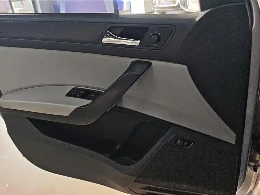 Rapid 2016 1.6L Automatic Comfort Edition — миниатюра 7