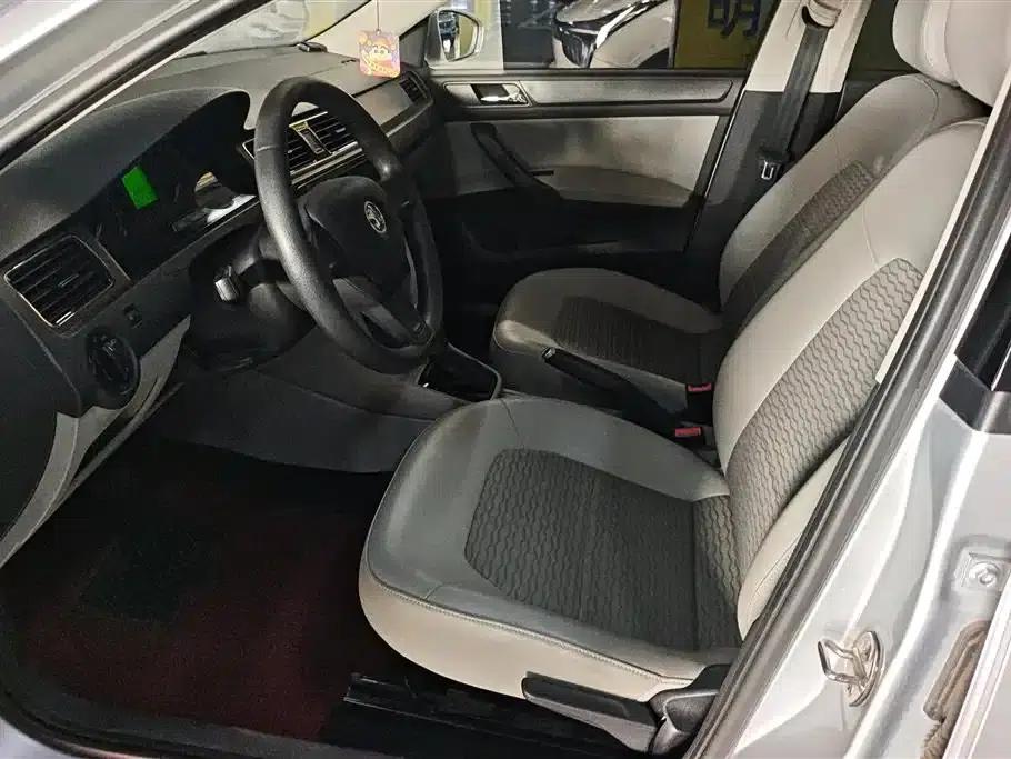 Rapid 2016 1.6L Automatic Comfort Edition — миниатюра 9