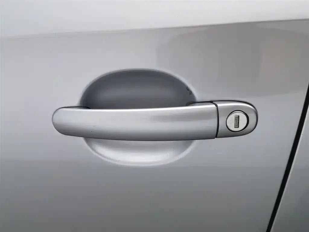 Rapid 2015 1.6L Manual Smart Selection Model — миниатюра 18