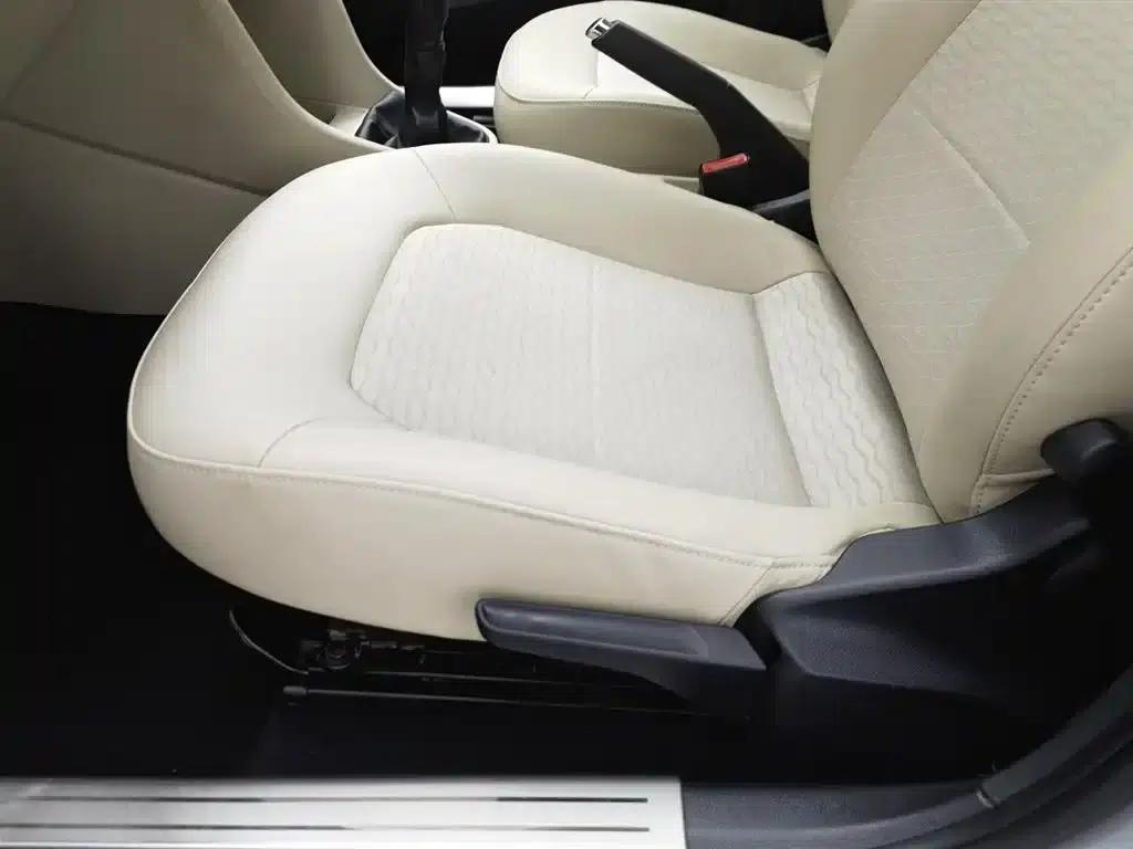 Rapid 2015 1.6L Manual Smart Selection Model — миниатюра 20