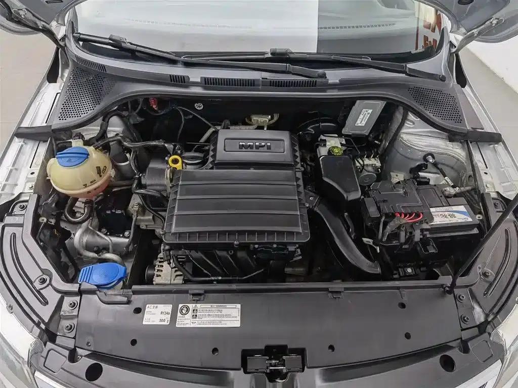 Rapid 2015 1.6L Manual Smart Selection Model — миниатюра 6