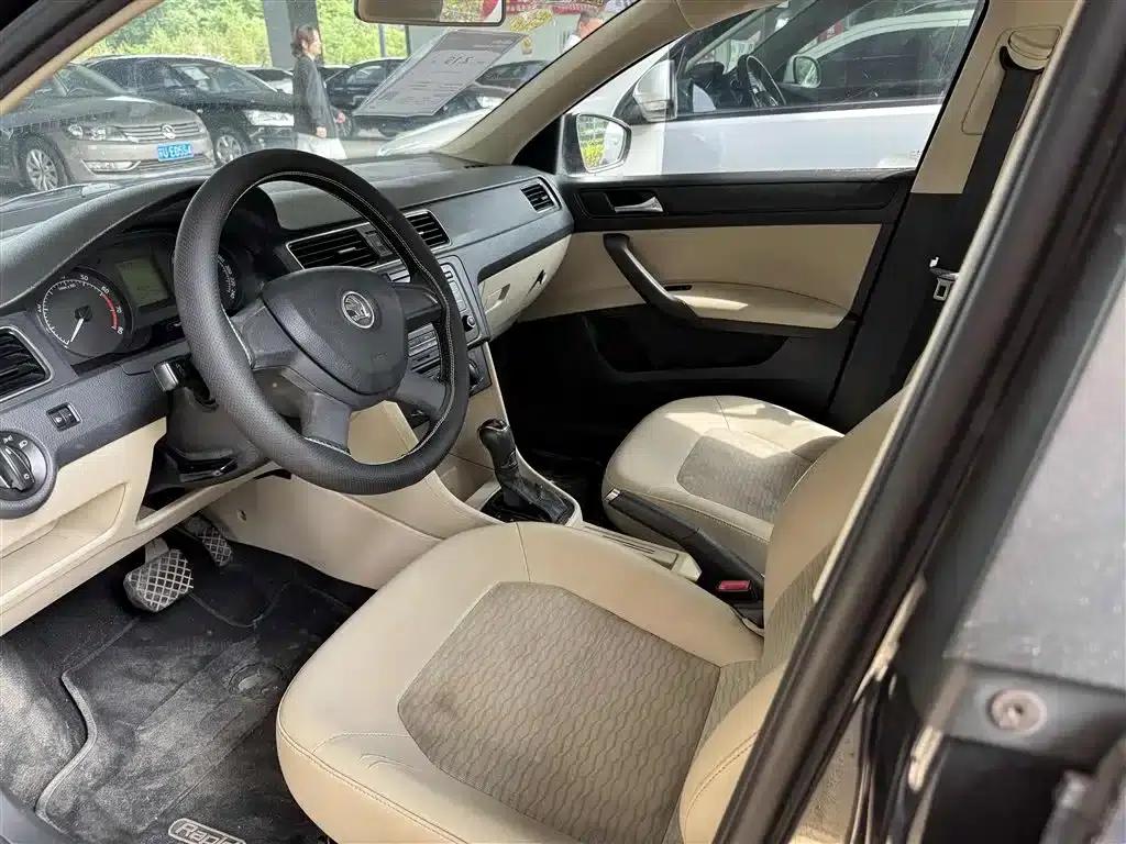Rapid 2013 1.6L Automatic Smart Selection Model — миниатюра 4
