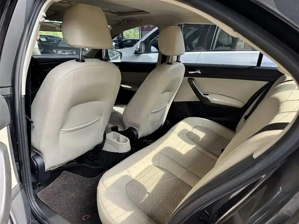 Rapid 2013 1.6L Automatic Smart Selection Model — миниатюра 5