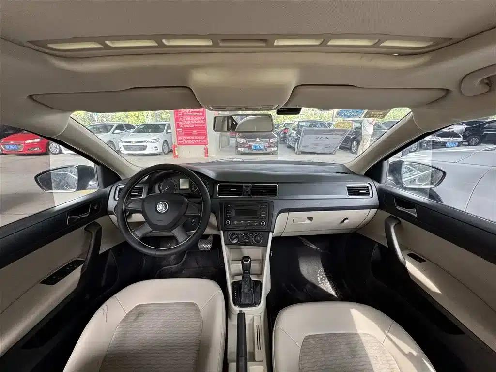 Rapid 2013 1.6L Automatic Smart Selection Model — миниатюра 9