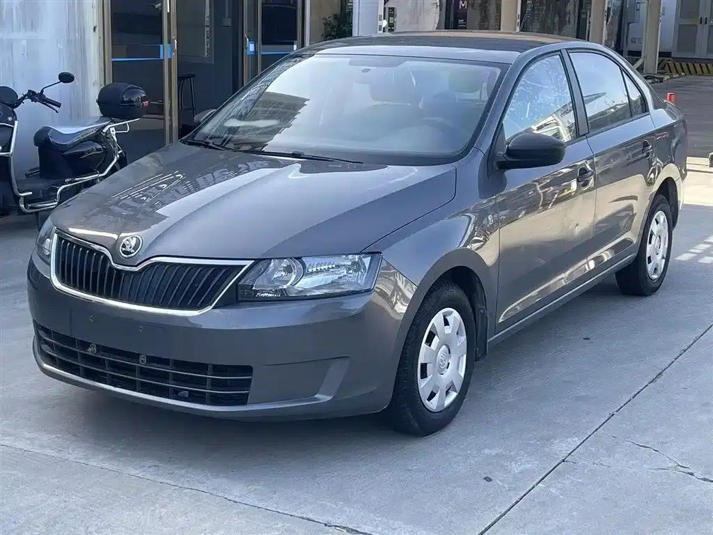 Rapid 2015 1.6L Manual Comfortline — миниатюра 1