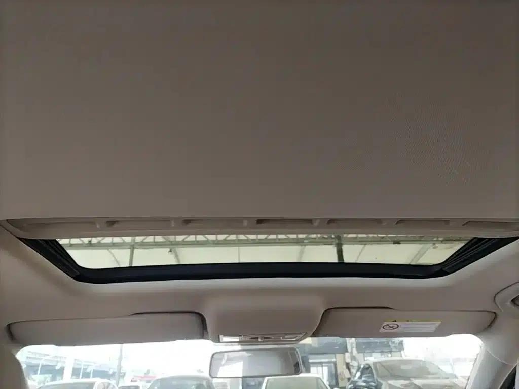 Rapid 2015 1.6L Manual Smart Selection Model — миниатюра 18
