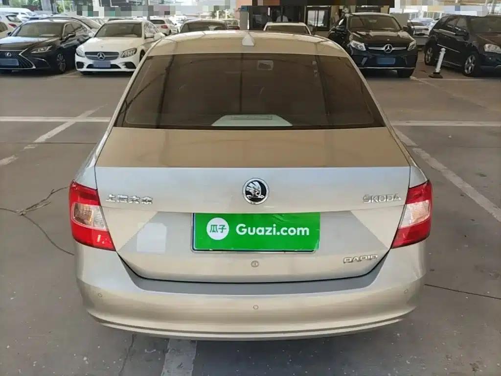 Rapid 2015 1.6L Manual Smart Selection Model — миниатюра 6