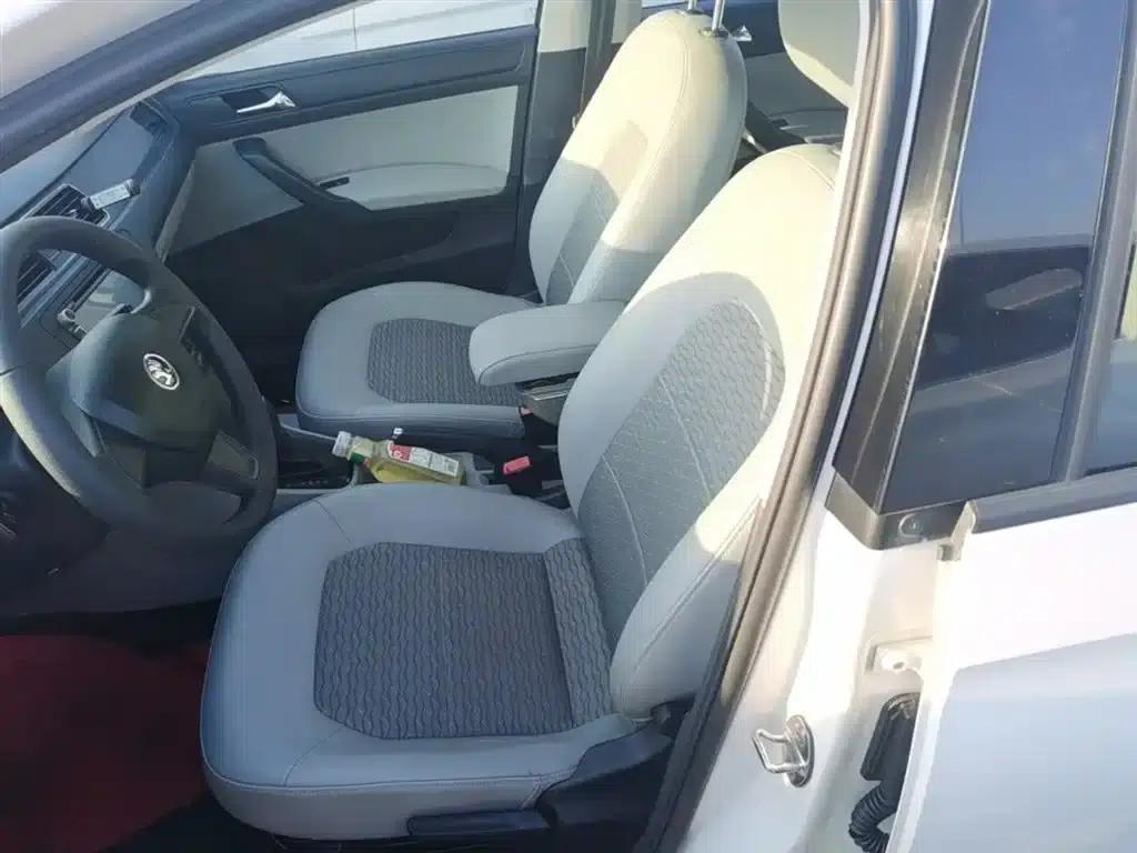 Rapid 2015 1.6L Automatic Smart Selection Model — миниатюра 15