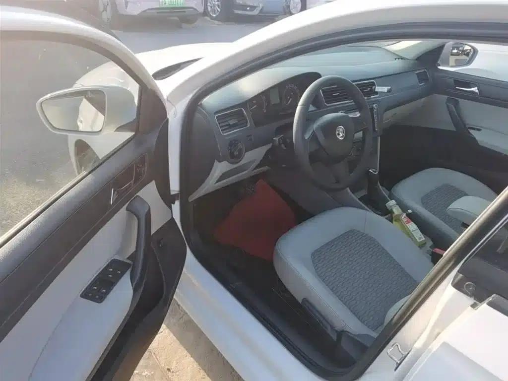 Rapid 2015 1.6L Automatic Smart Selection Model — миниатюра 16