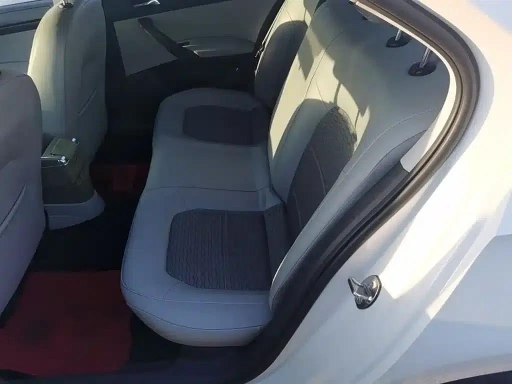 Rapid 2015 1.6L Automatic Smart Selection Model — миниатюра 17