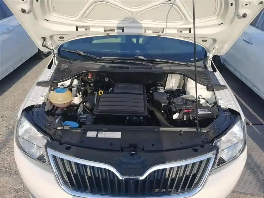 Rapid 2015 1.6L Automatic Smart Selection Model — миниатюра 20