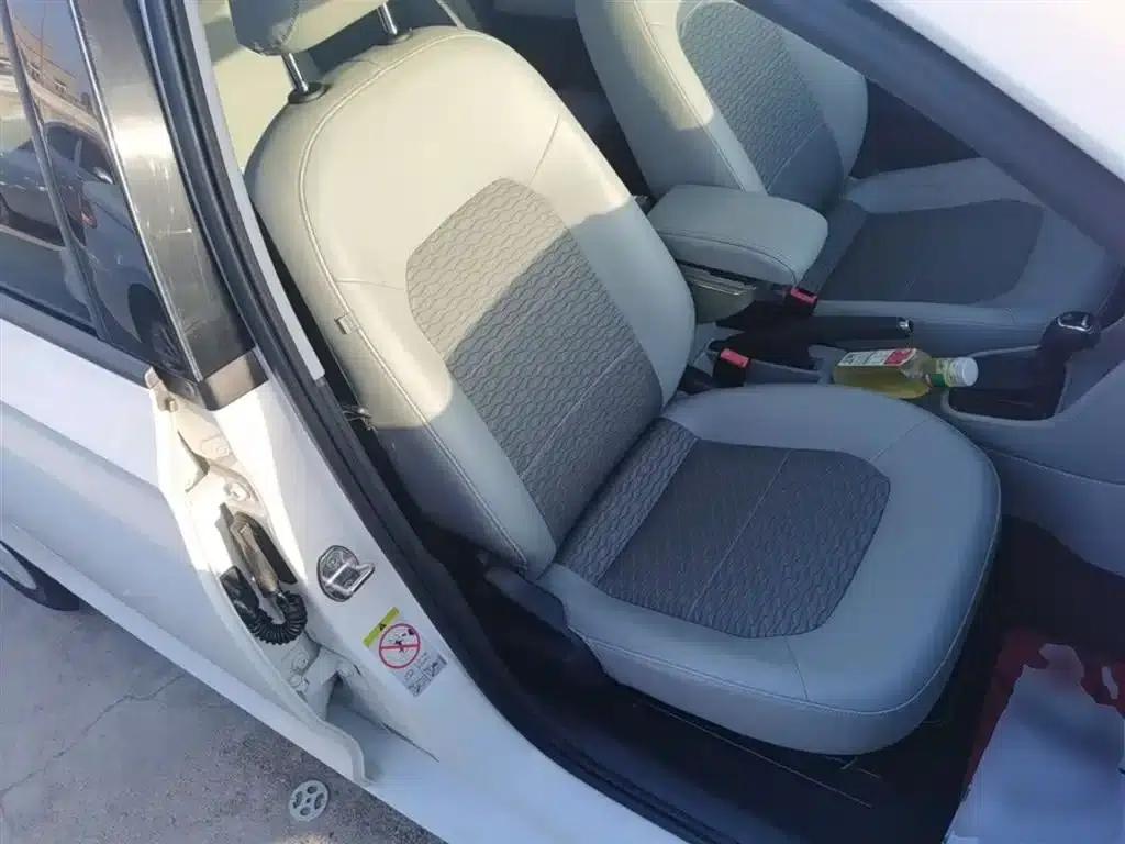 Rapid 2015 1.6L Automatic Smart Selection Model — миниатюра 25
